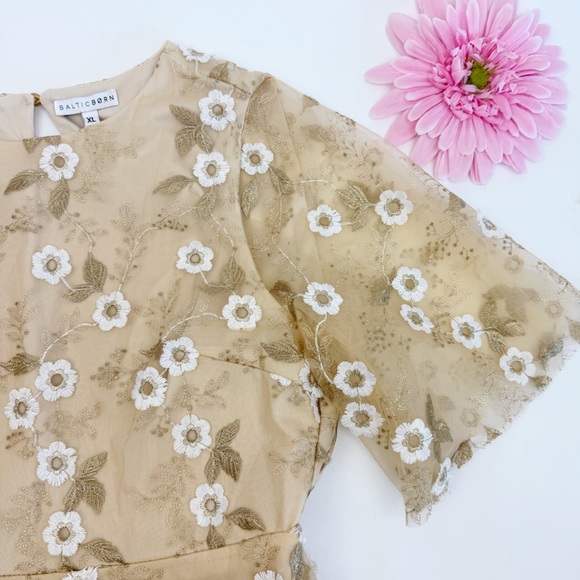 Baltic Born Arabella Embroidered Tulle Maxi Dress: Gold White Floral Event - Picture 7 of 16